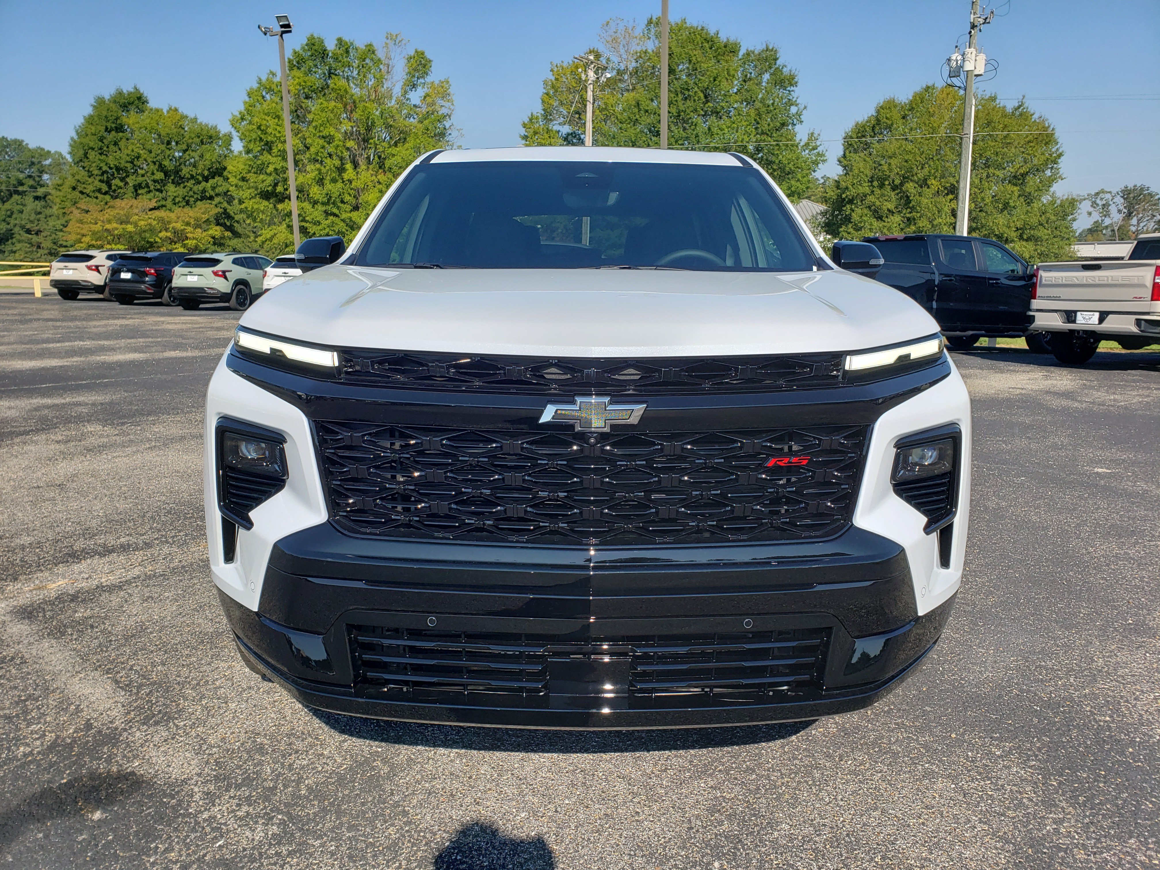 New 2027 Chevrolet Traverse RS w/ LPO, Floor Liner Package FWD image 7