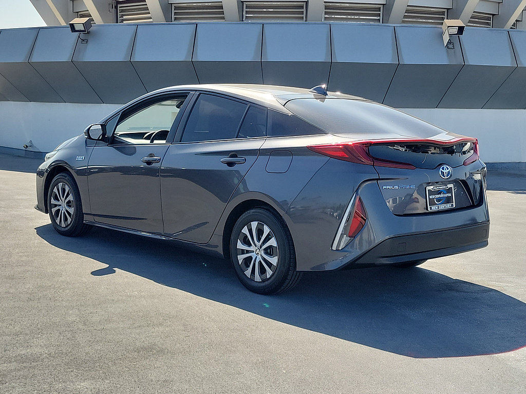 Used 2022 Toyota Prius Prime LE FWD video 2