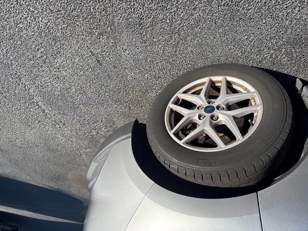 Used 2021 Ford Edge SE image 13