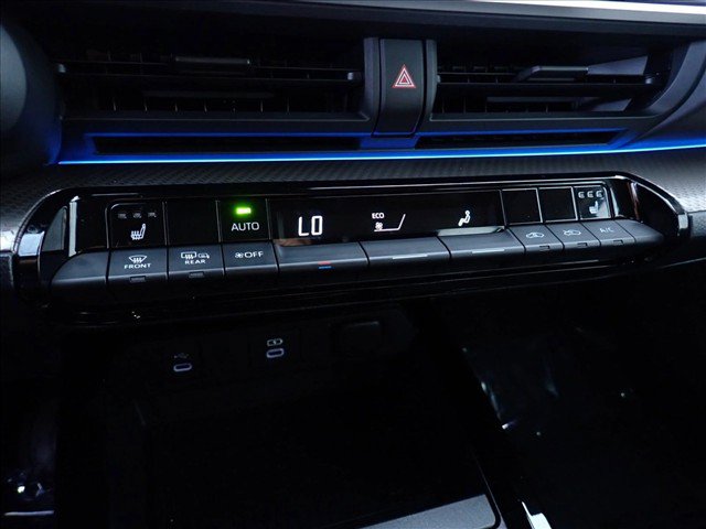 Used 2024 Toyota Prius XLE AWD/4WD image 20