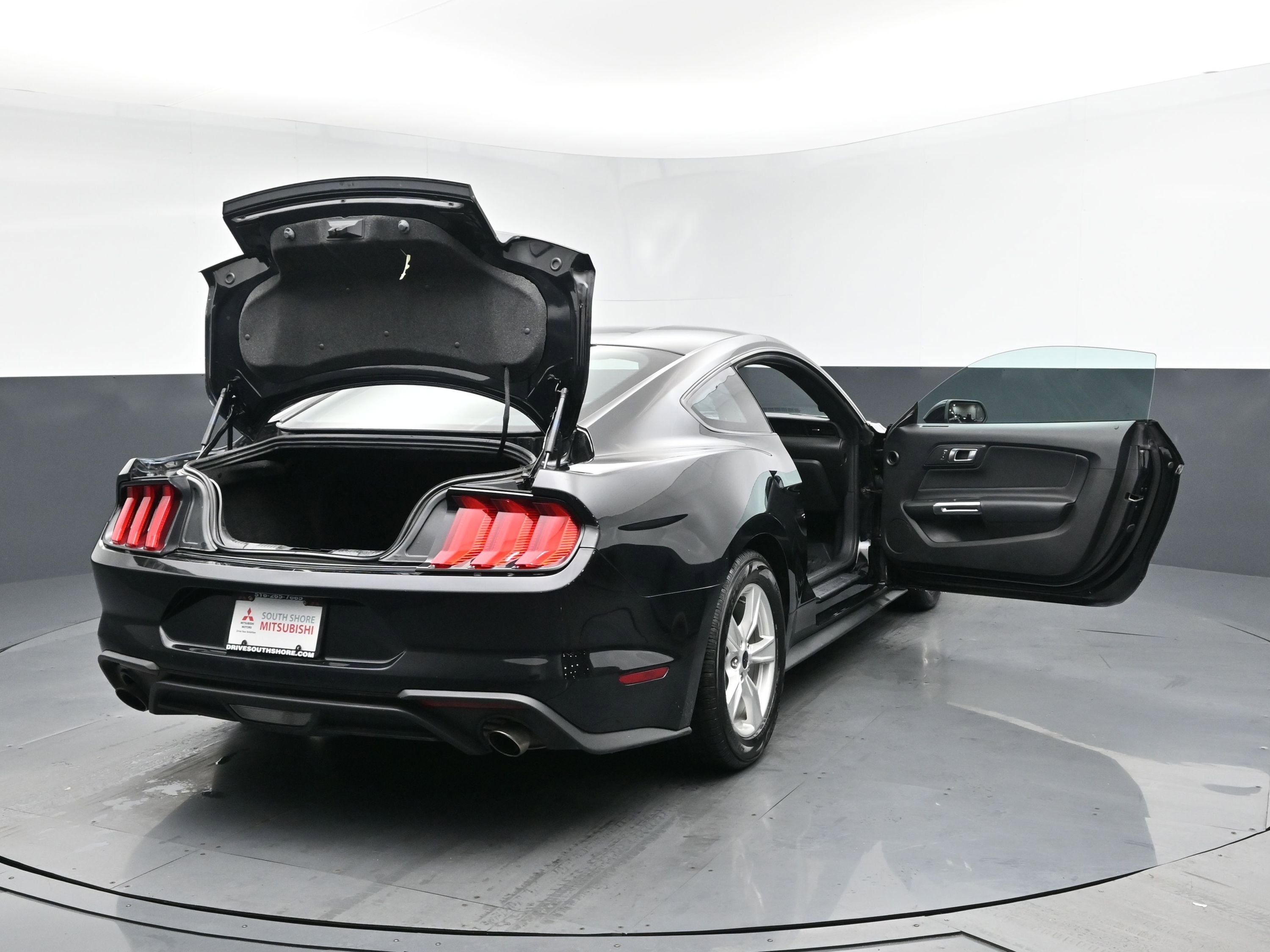 Used 2022 Ford Mustang Coupe image 28