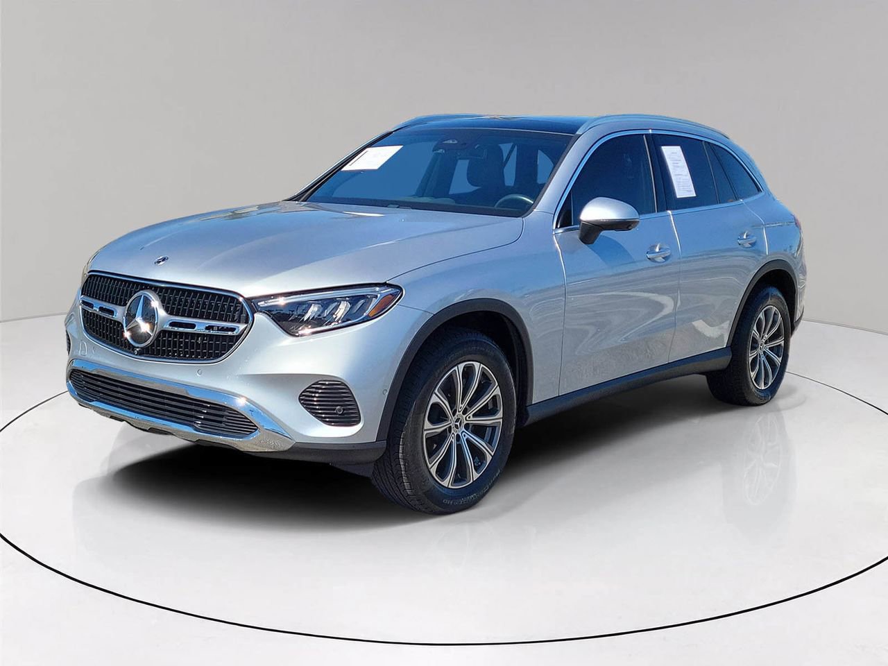 Certified 2024 Mercedes-Benz GLC 300 image 3