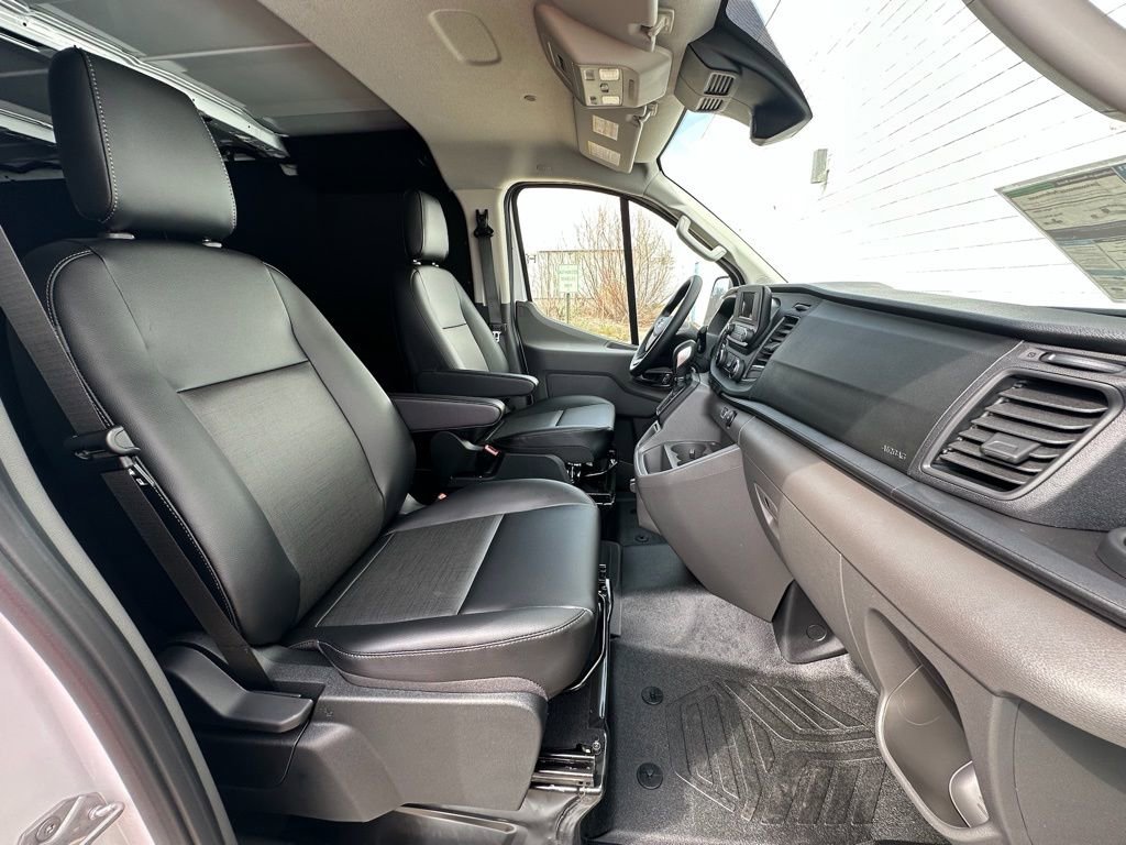 New 2025 Ford Transit 350 Low Roof image 18