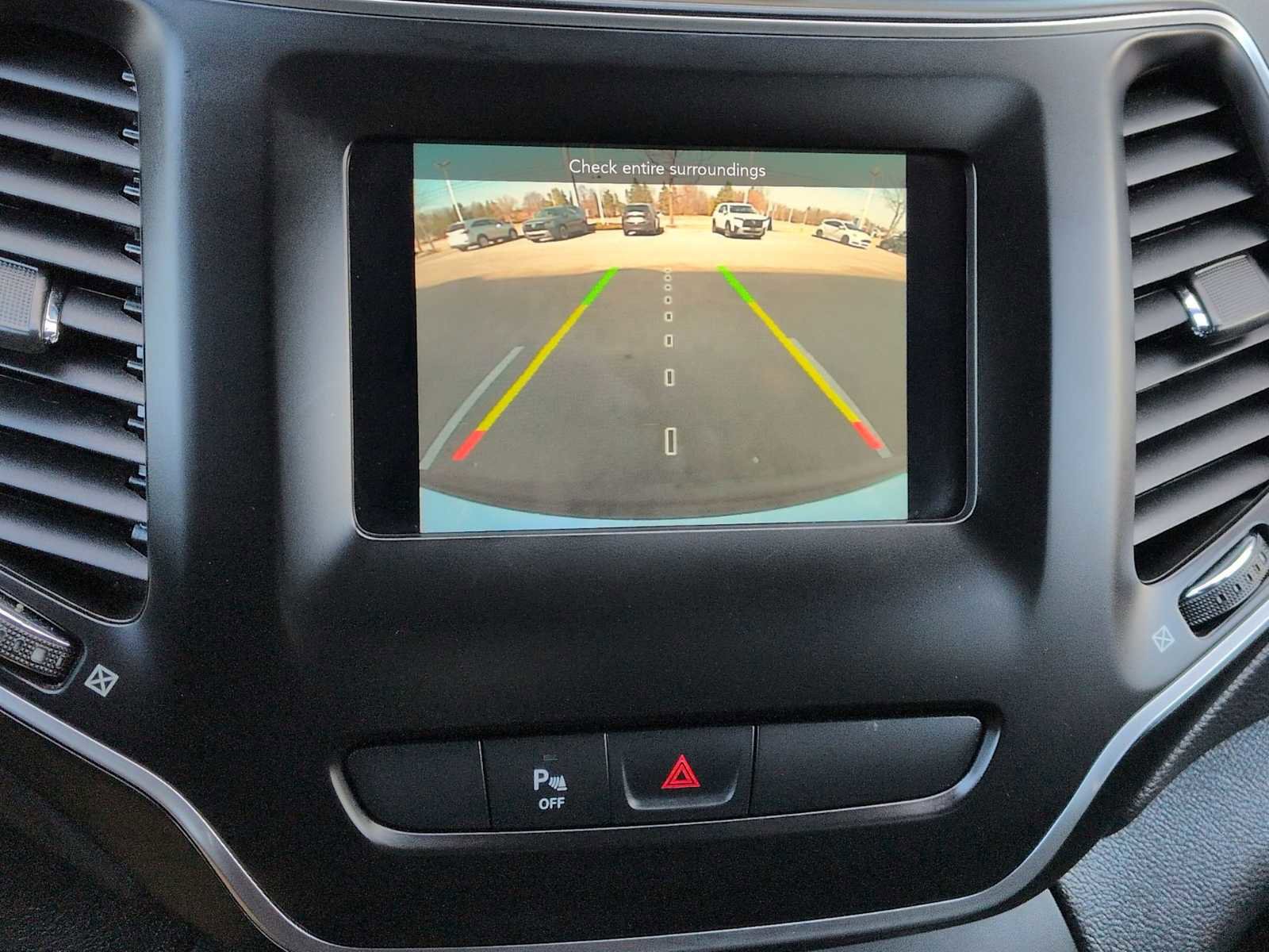 Used 2020 Jeep Cherokee Latitude Plus w/ Comfort/Convenience Group image 30