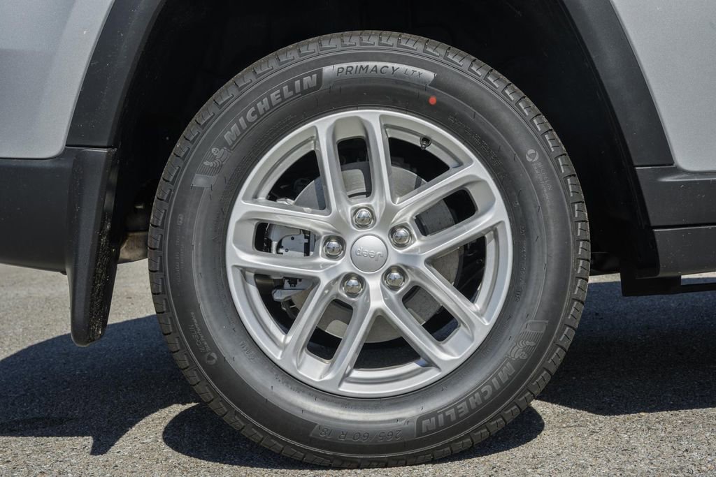 New 2025 Jeep Grand Cherokee Laredo X w/ Luxury Tech Group I image 17