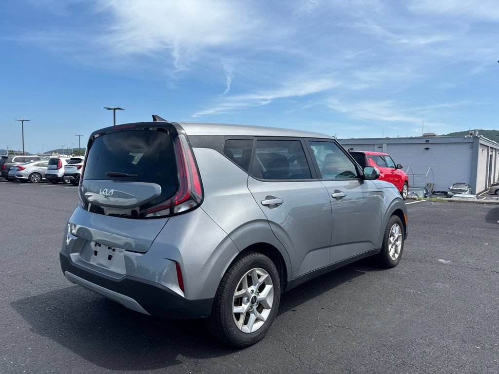 Certified 2024 Kia Soul LX w/ Option Group 015 FWD image 2