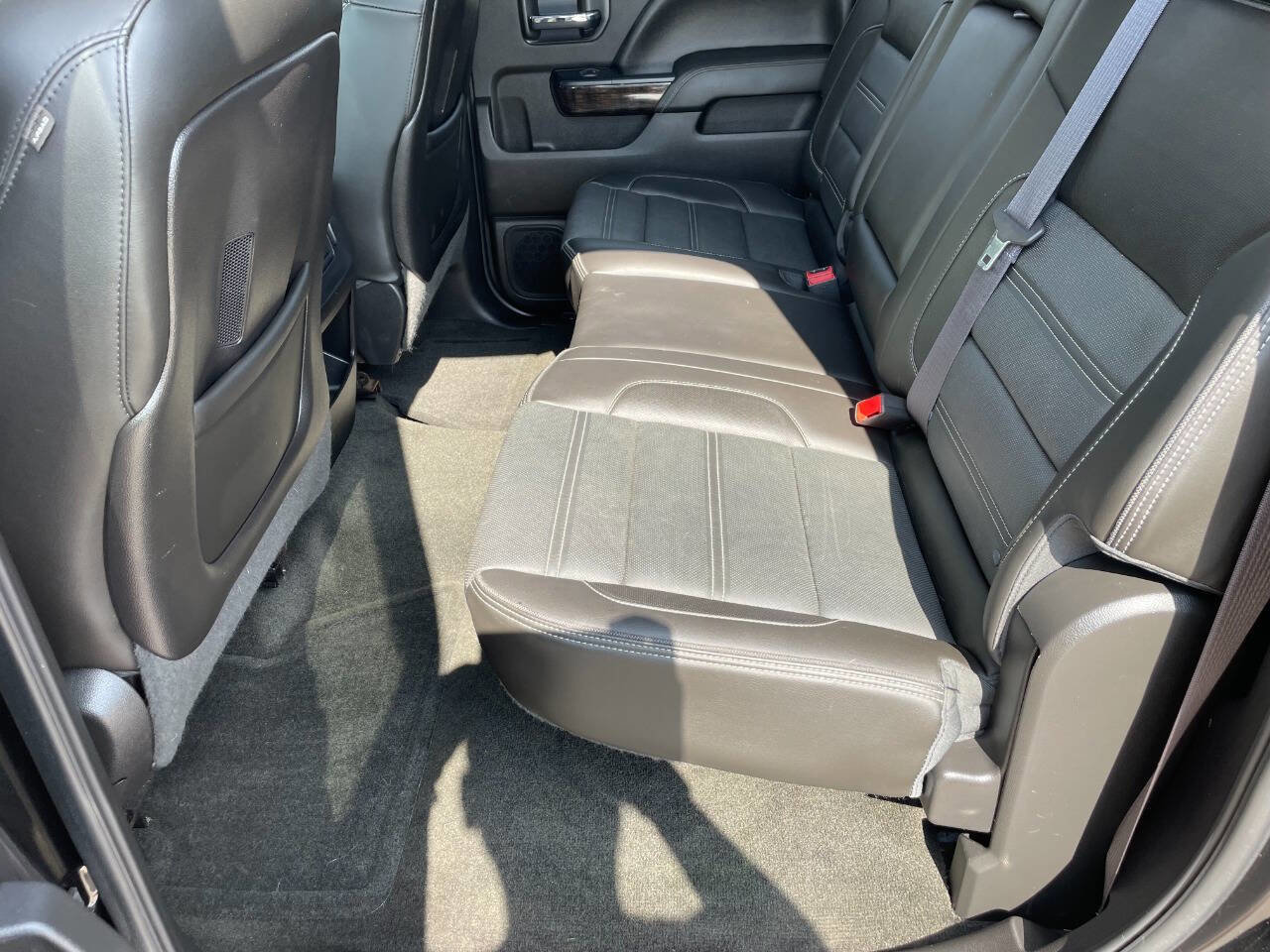 Used 2015 GMC Sierra 3500 Denali w/ Duramax Plus Package image 23