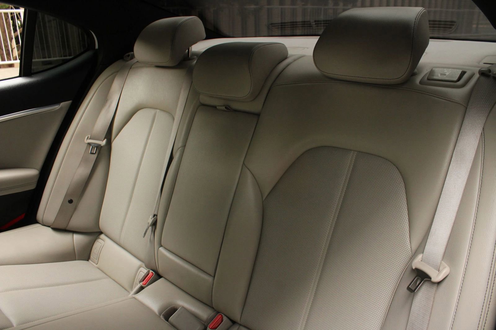 Used 2023 Genesis G70 2.0T AWD/4WD image 19