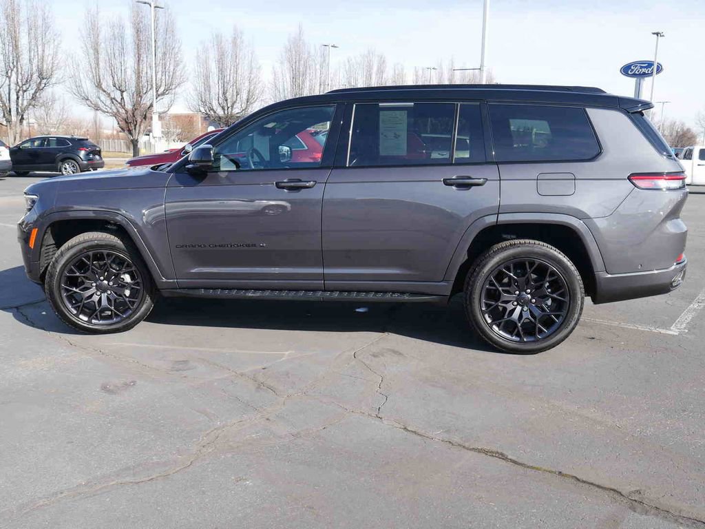 Used 2025 Jeep Grand Cherokee L Summit w/ Advanced Protech Group IV image 20