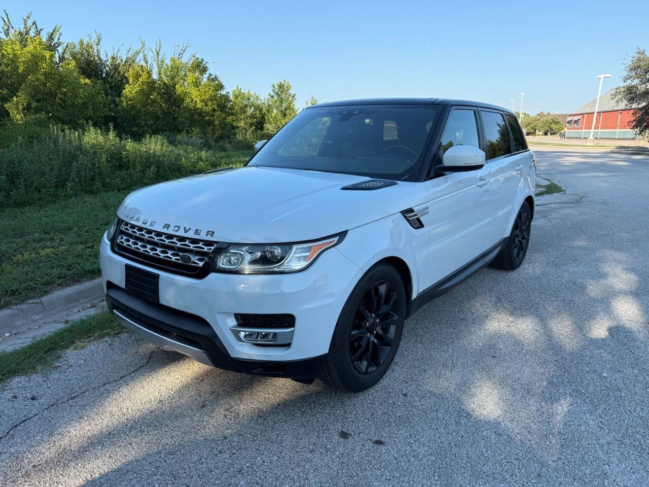Used 2017 Land Rover Range Rover Sport HSE image 2