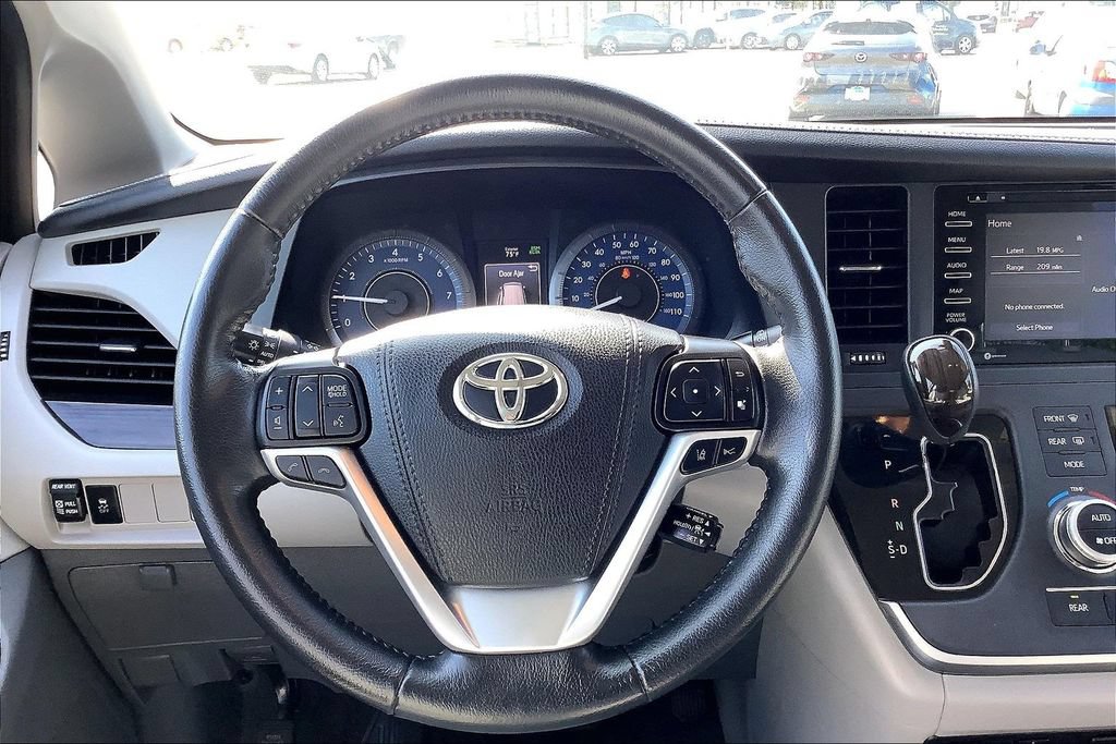 Used 2020 Toyota Sienna XLE FWD image 5