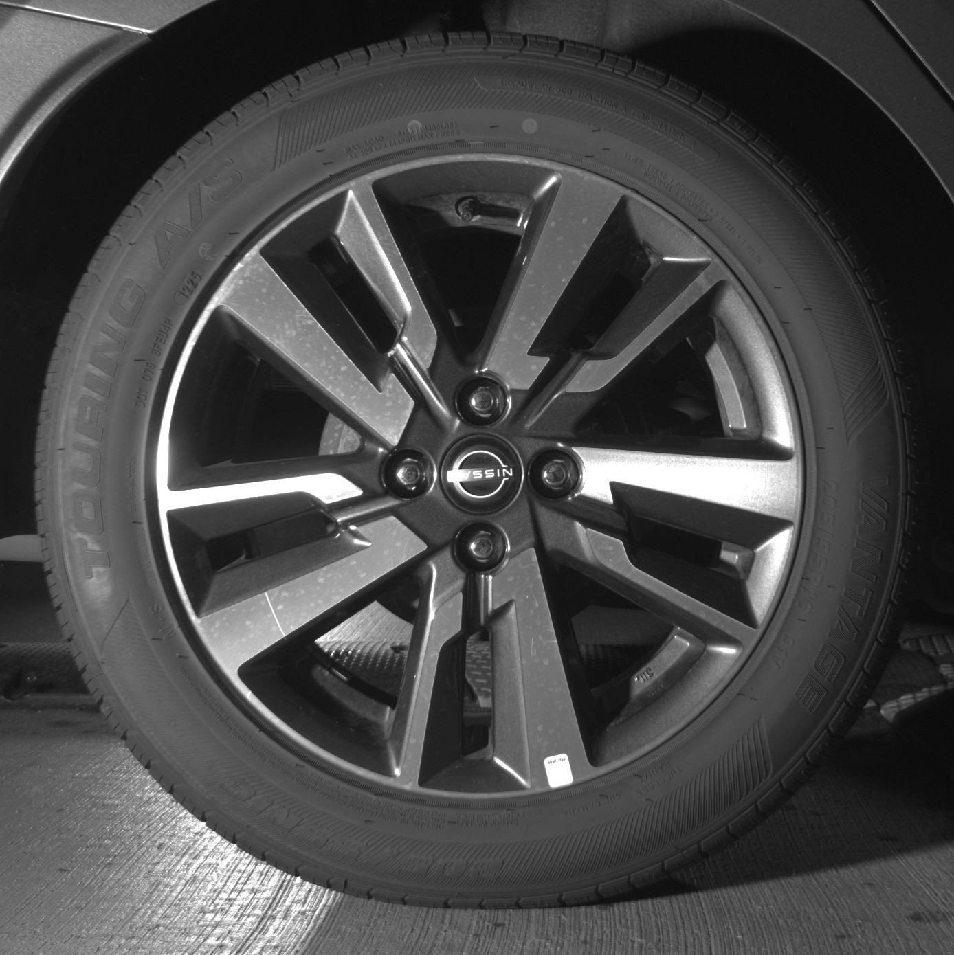 Used 2025 Nissan Versa SV FWD image 18