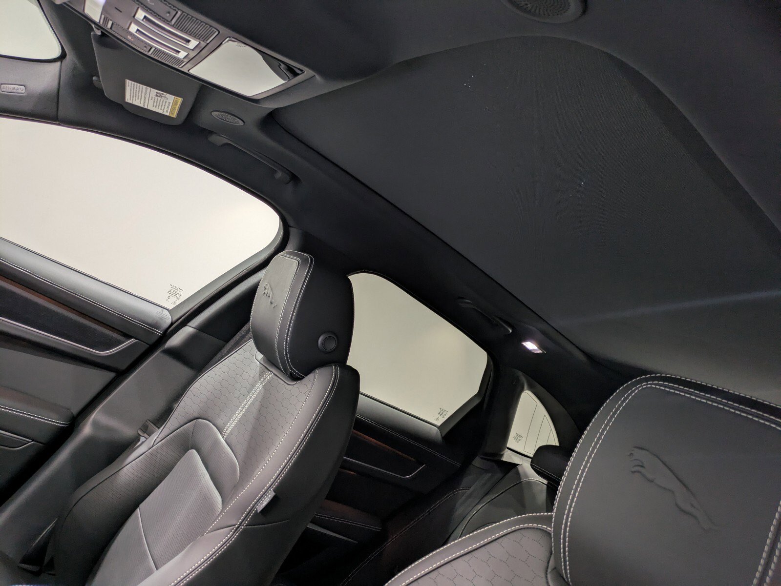 New 2026 Jaguar F-PACE R-Dynamic S image 9