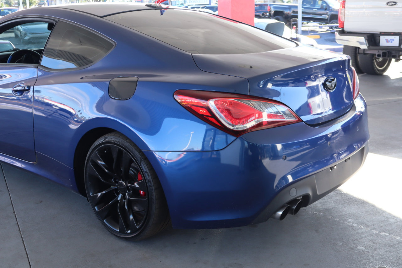 Used 2015 Hyundai Genesis 3.8 image 8