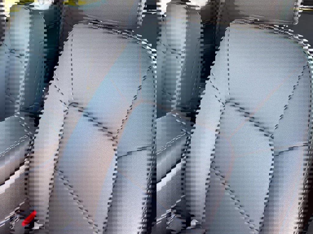 New 2026 GMC Canyon Elevation w/ Convenience Package image 14