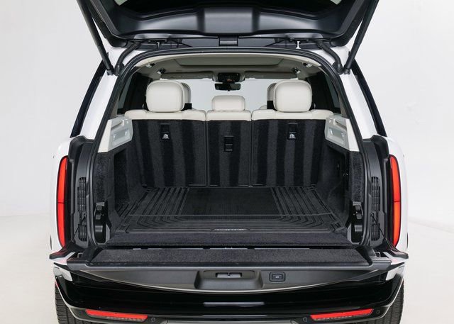 Used 2023 Land Rover Range Rover SE image 10