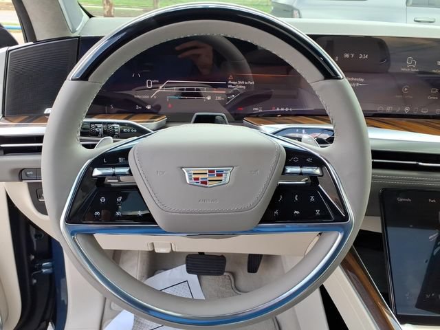 New 2026 Cadillac Escalade Platinum Luxury w/ LPO, Radiant Package AWD/4WD image 15