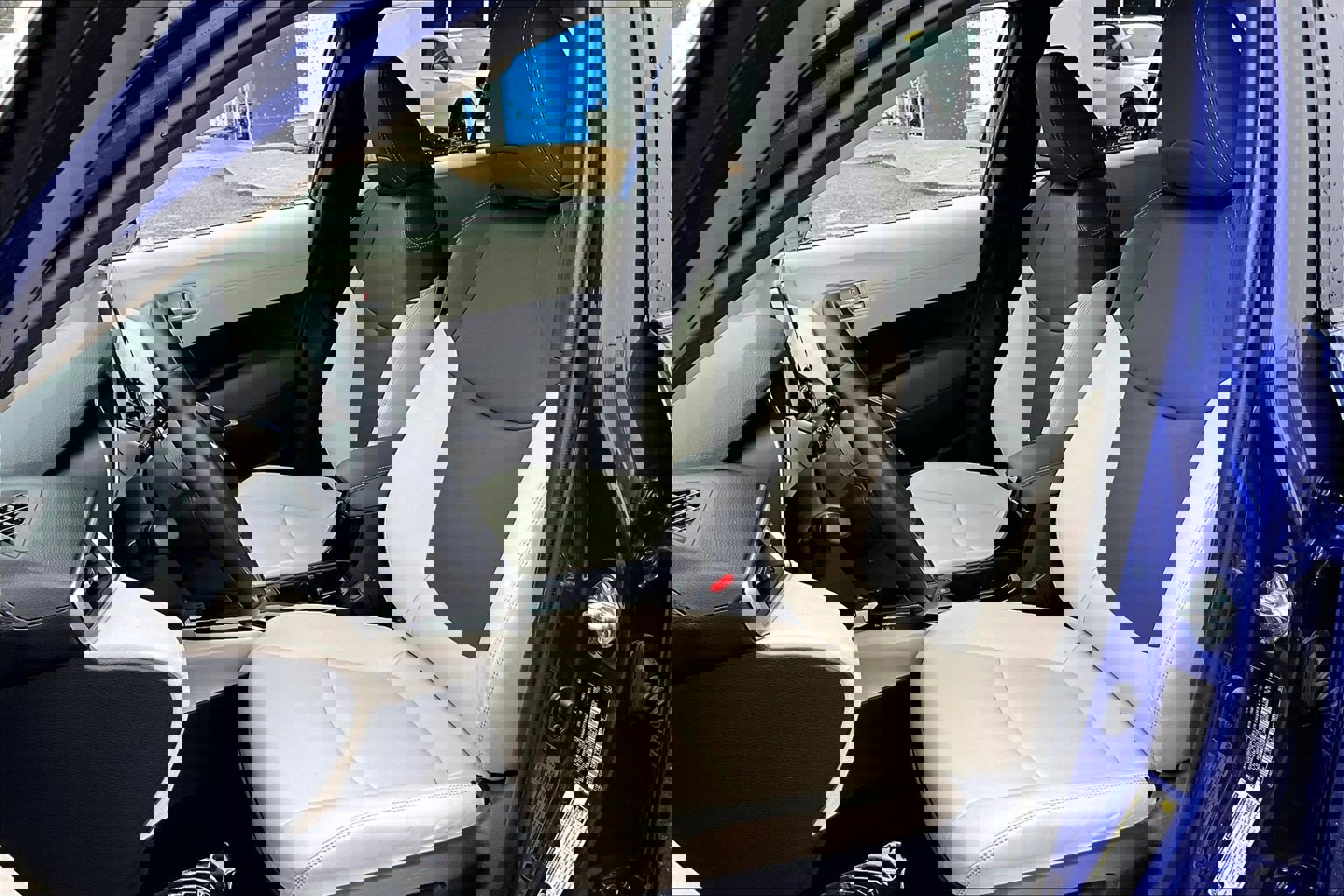 Used 2023 Toyota Corolla Cross XLE w/ Convenience Package image 27