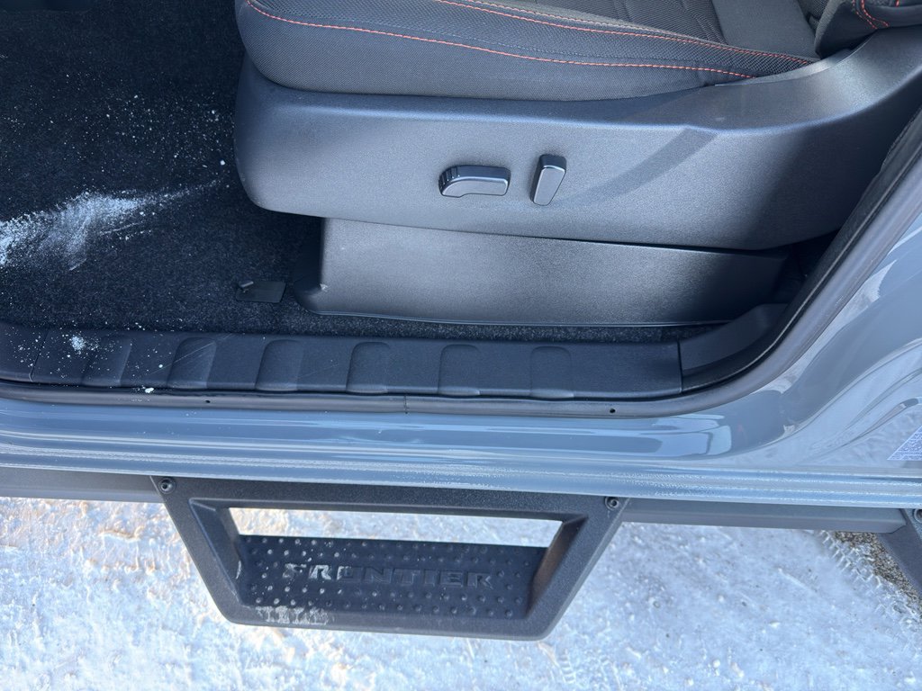 Certified 2024 Nissan Frontier PRO-4X w/ Off-Road Protection Package image 15