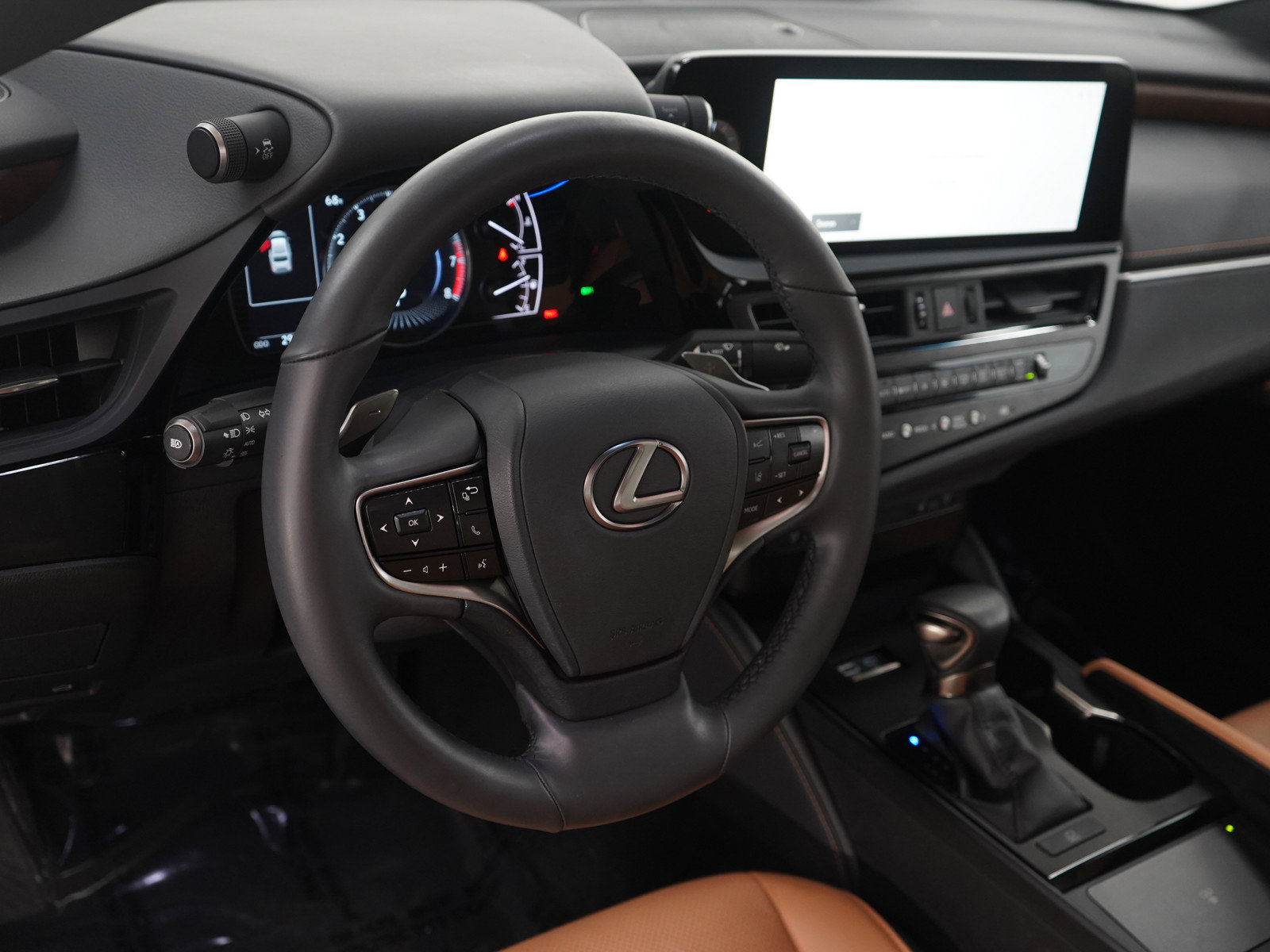 Used 2024 Lexus ES 250 w/ Premium Package image 20