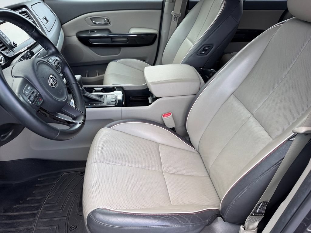 Used 2017 Kia Sedona EX FWD image 10