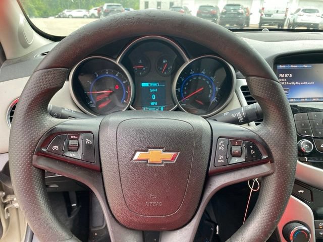 Used 2015 Chevrolet Cruze LT w/ Technology Package FWD image 25