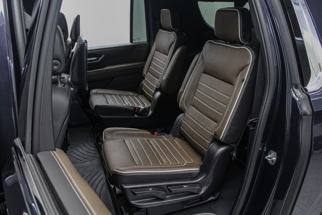 Used 2025 GMC Yukon XL Denali Ultimate AWD/4WD image 27