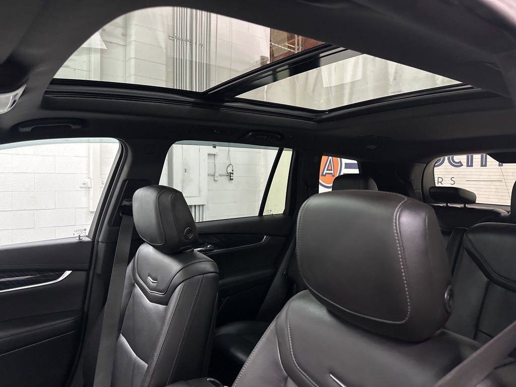 Used 2020 Cadillac XT6 Premium Luxury image 32
