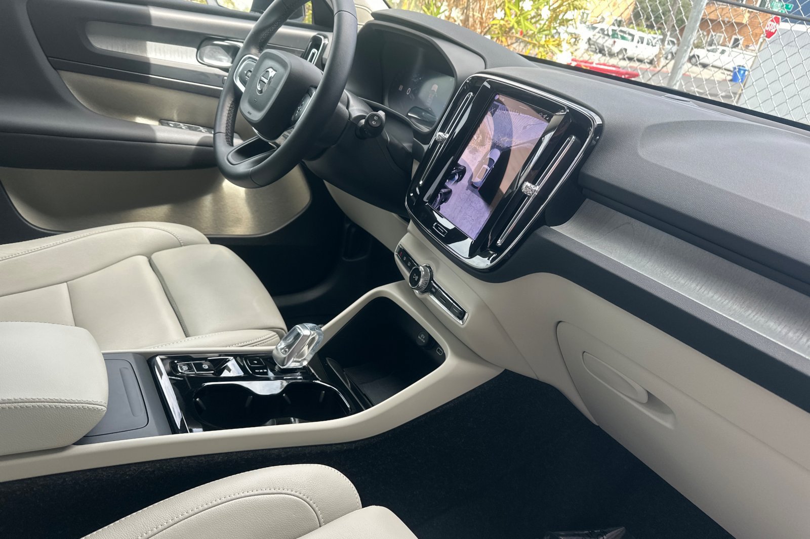 Used 2026 Volvo XC40 B5 Plus w/ Protection Package Premier AWD/4WD image 19