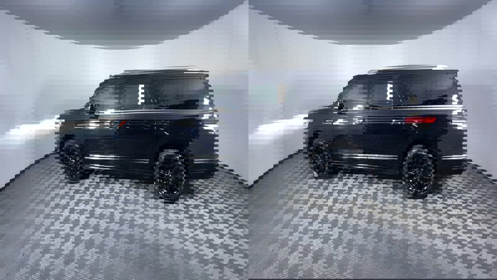 Used 2024 Lincoln Navigator L Reserve image 6