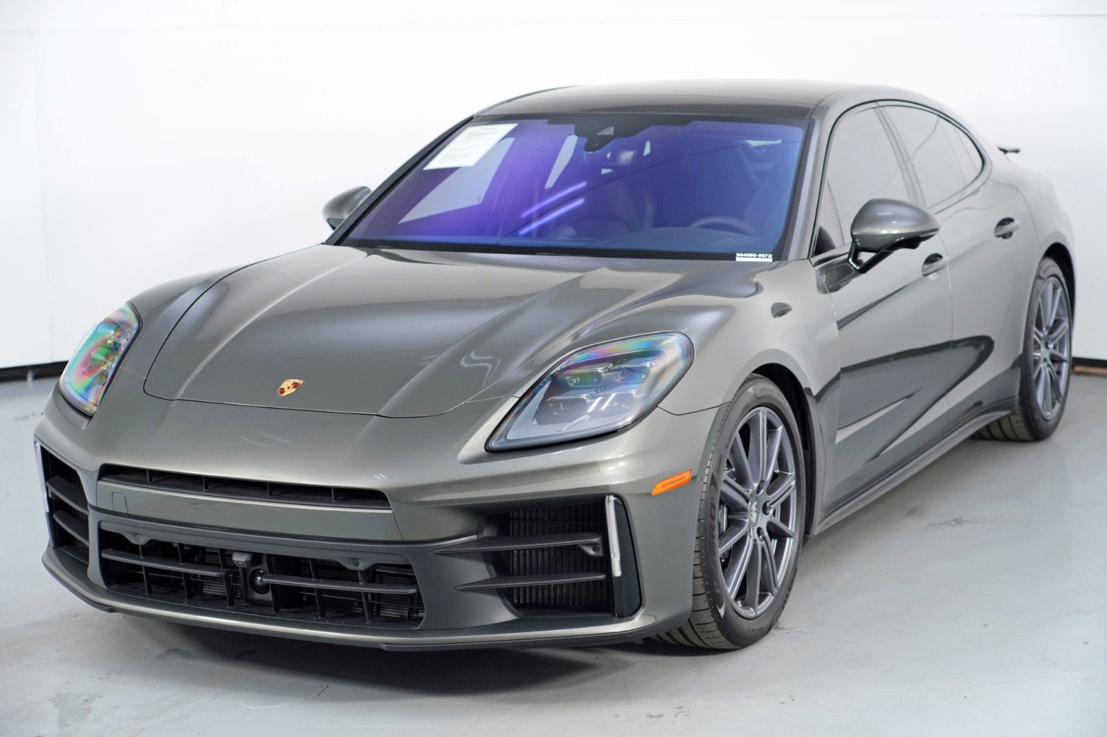 Used 2025 Porsche Panamera w/ Premium Package image 48