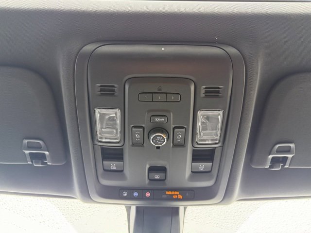 Used 2021 Chevrolet Tahoe Premier w/ Premium Package image 21