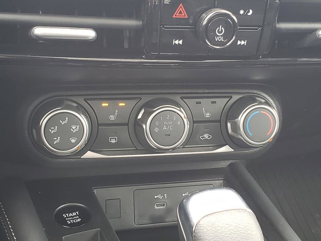 Certified 2025 Nissan Kicks SV w/ SV Premium Package image 35