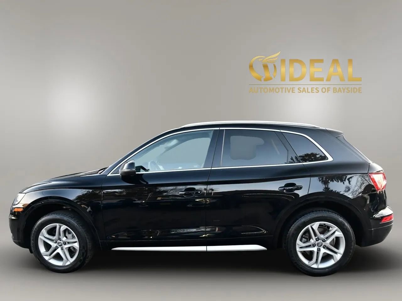 Used 2020 Toyota RAV4 LE w/ All Weather Liner Package image 4