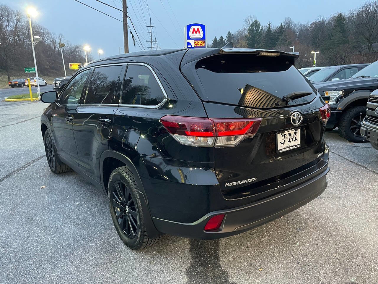 Used 2019 Toyota Highlander SE AWD/4WD image 5