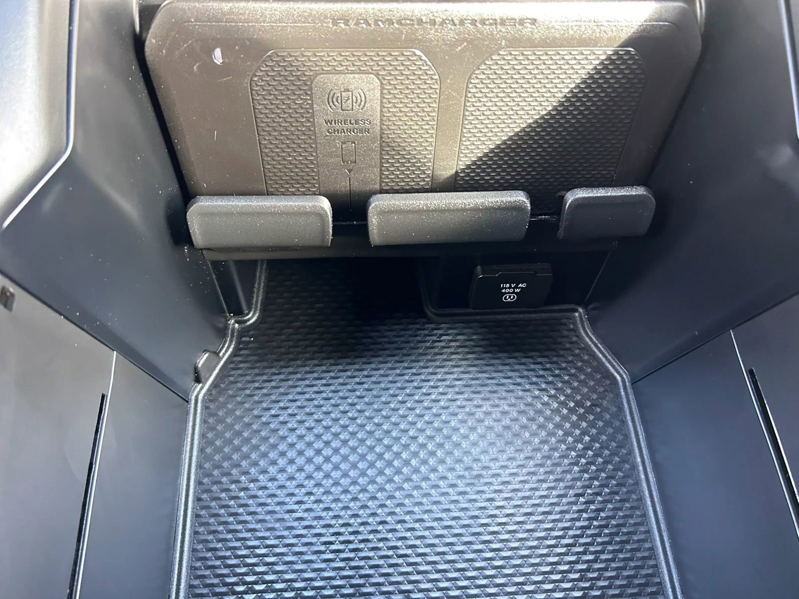 Used 2024 RAM 2500 Laramie w/ Night Edition image 36