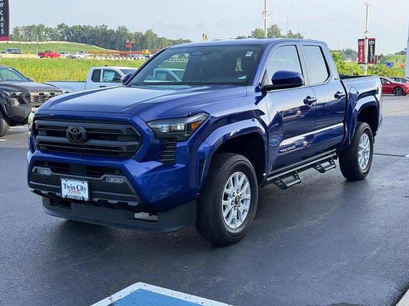 Used 2025 Toyota Tacoma SR5 image 9