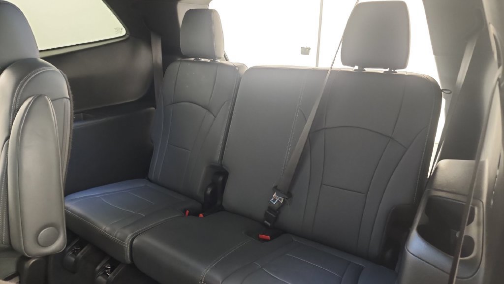 Used 2023 Buick Enclave Essence AWD/4WD image 27
