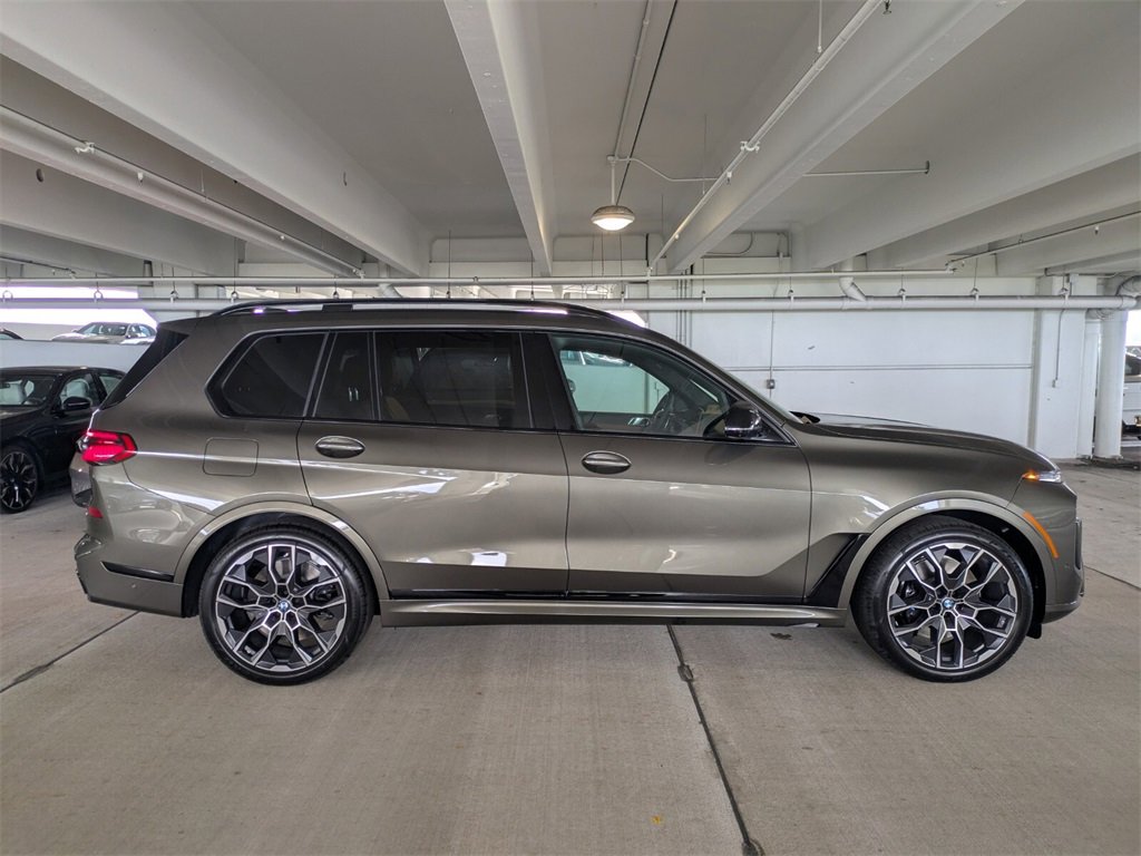 New 2026 BMW X7 M60i image 3
