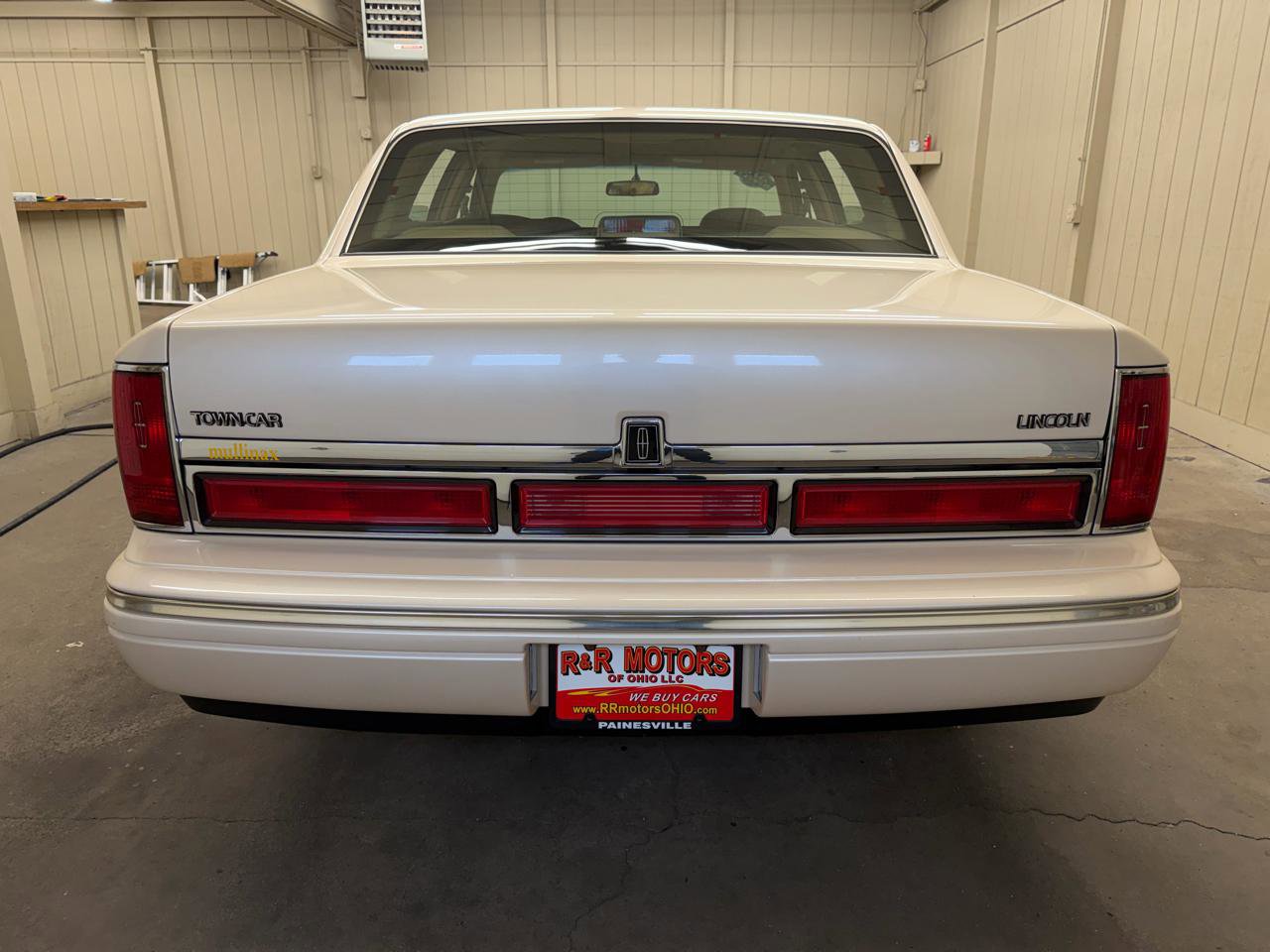 Used 1996 Lincoln Town Car Signature image 4