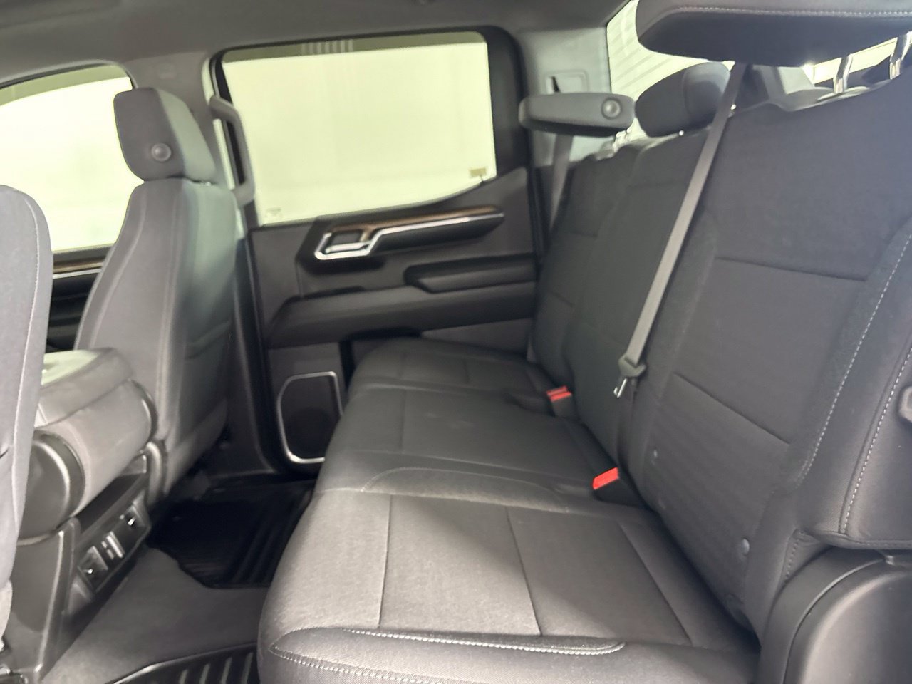 Used 2024 Chevrolet Silverado 1500 LT AWD/4WD image 23