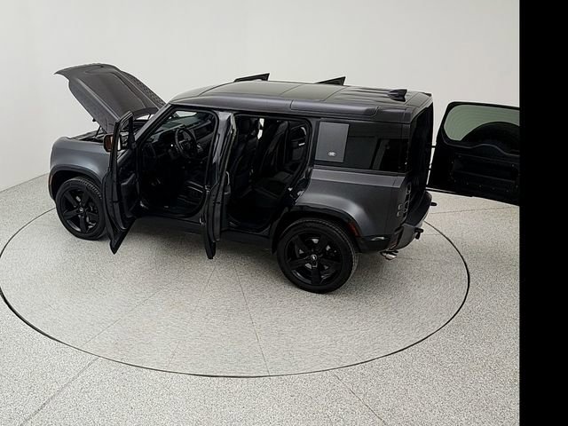 Used 2023 Land Rover Defender 110 image 42