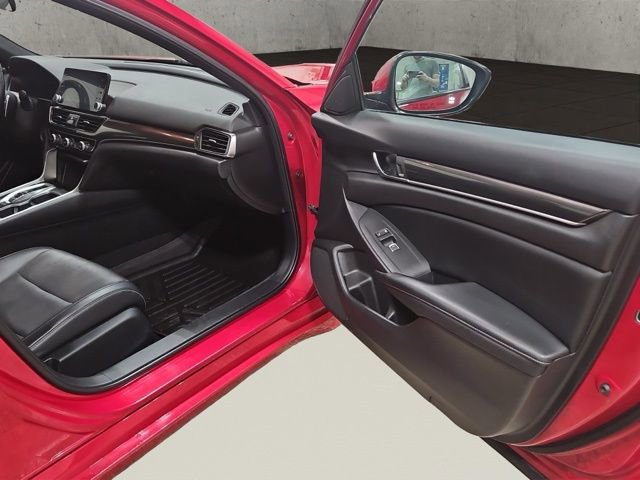 Used 2018 Honda Accord Sport image 19
