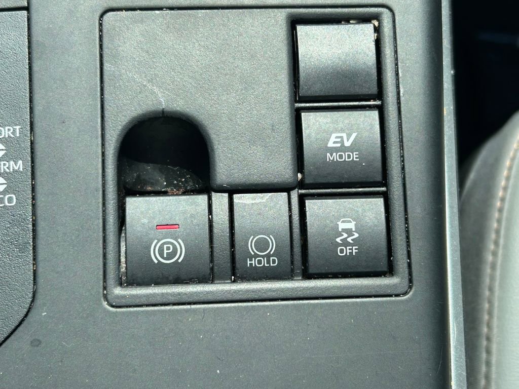 Used 2023 Toyota Highlander Bronze Edition FWD image 33