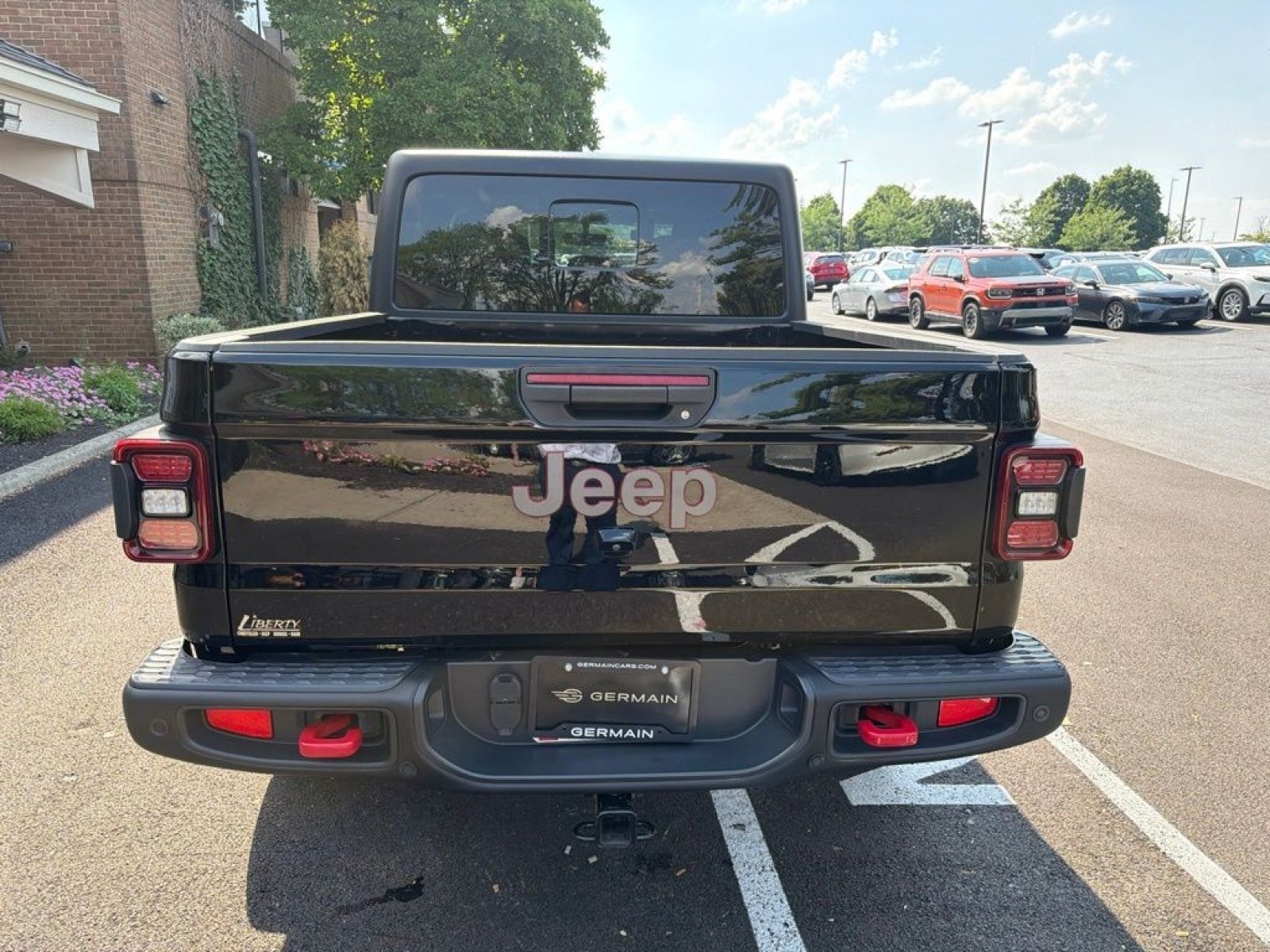 Used 2023 Jeep Gladiator Rubicon w/ LED Lighting Group AWD/4WD image 8