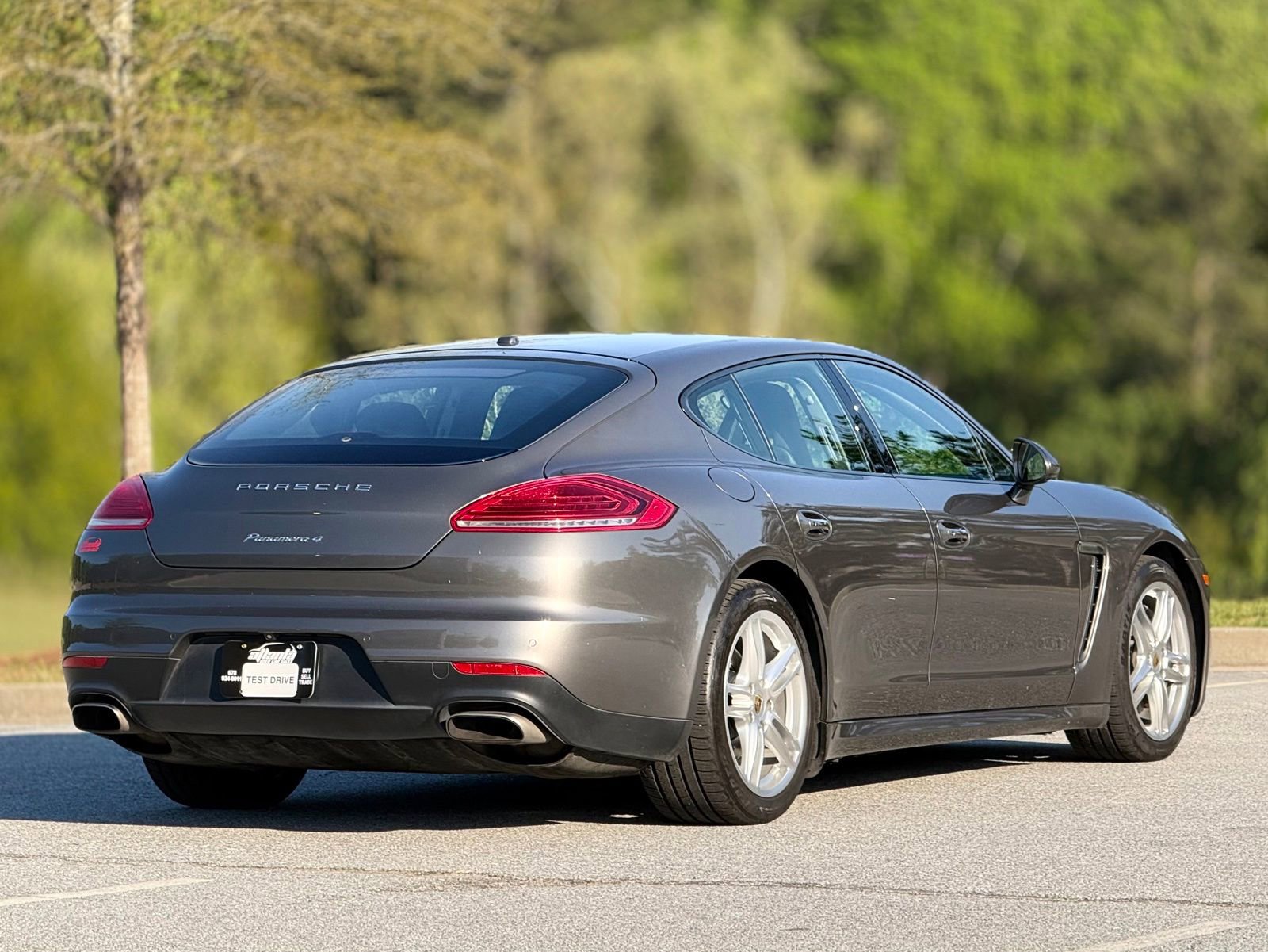 Used 2015 Porsche Panamera 4 image 11