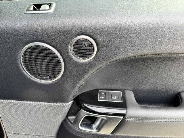 Used 2018 Land Rover Range Rover Sport HSE image 44
