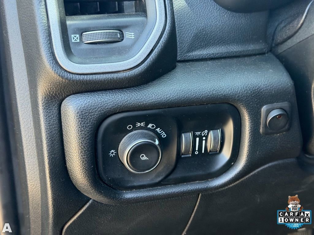 Used 2020 RAM 3500 Tradesman w/ Chrome Appearance Group AWD/4WD image 9