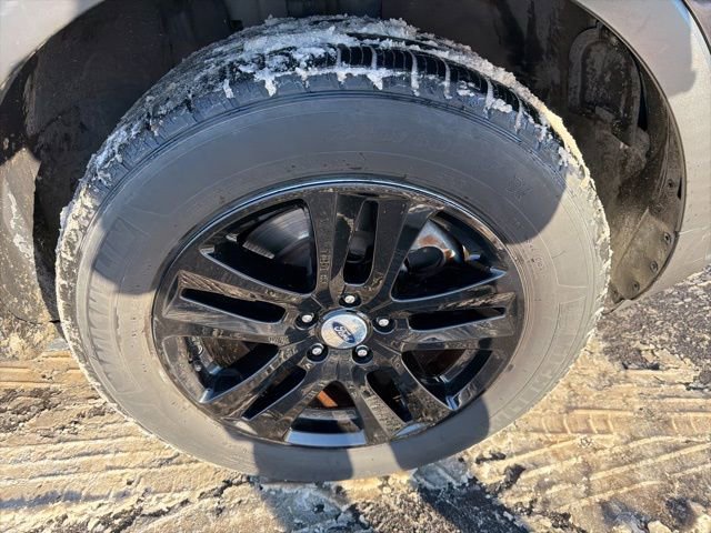 Used 2019 Ford Explorer XLT image 5