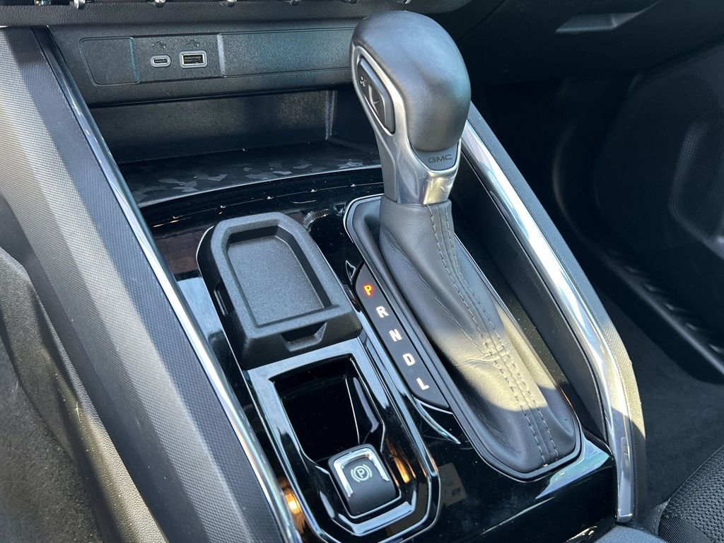 Used 2025 GMC Canyon Elevation image 16